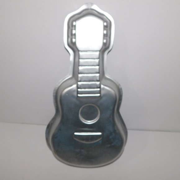 Vintage 2000 Wilton Acoustic Guitar Ukulele Birthday Party Cake Pan - Picture 1 of 4